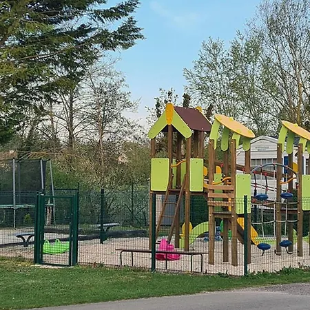 Camping Spacieux 9 Pers Avec Terrasse - Api-1-52-1956